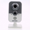 IP камера Hikvision DS-2CD2410F-IW
